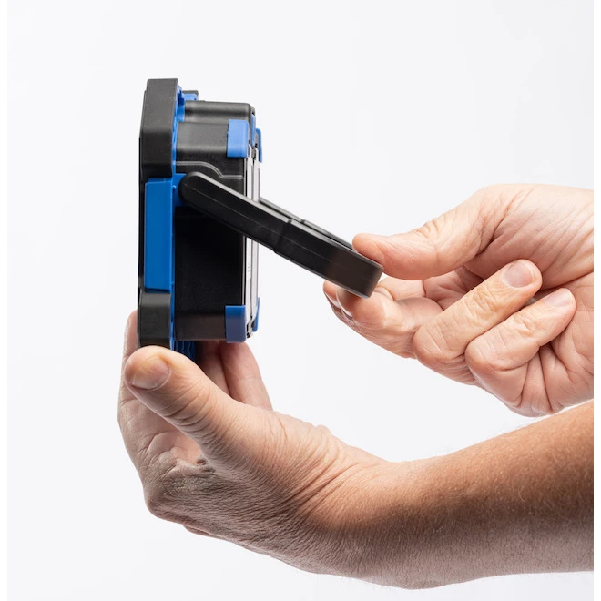 Kobalt - 1000 Lumens LED Work Light (Batteries Included) 2 Kobalt - 1000 Lumens LED Work Light (Batteries Included) - Image 2